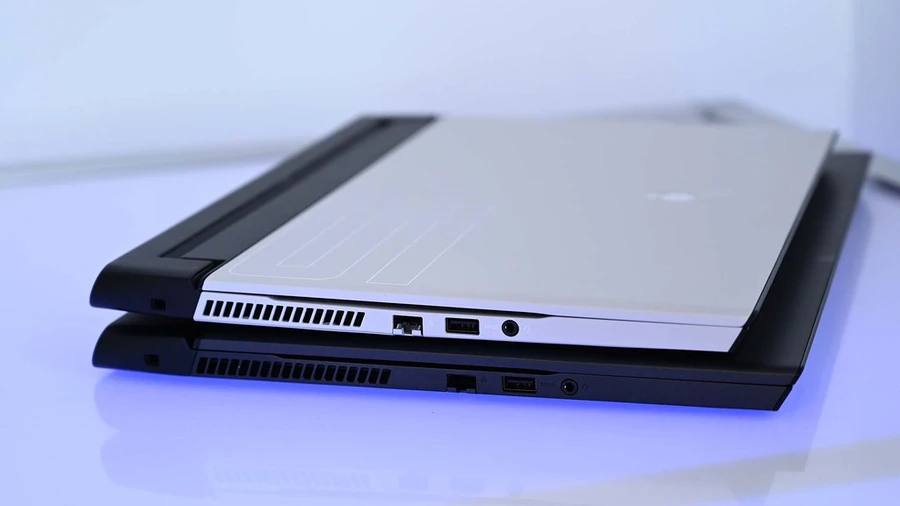 Cổng kết nối Dell Alienware M15 R2
