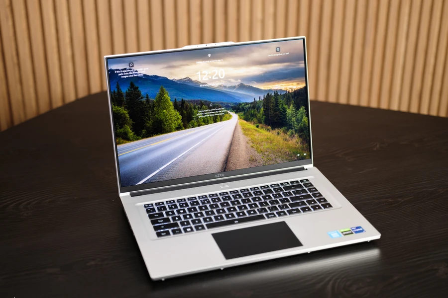 gigabyte-aero-16-xe-thinkpro-1