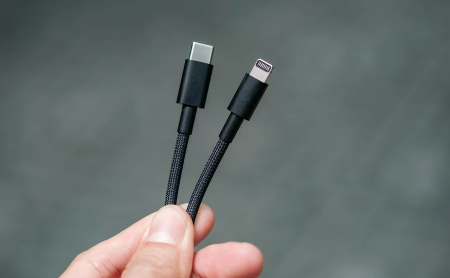 apple-chuan-bi-bo-cong-lightning-thinkpro