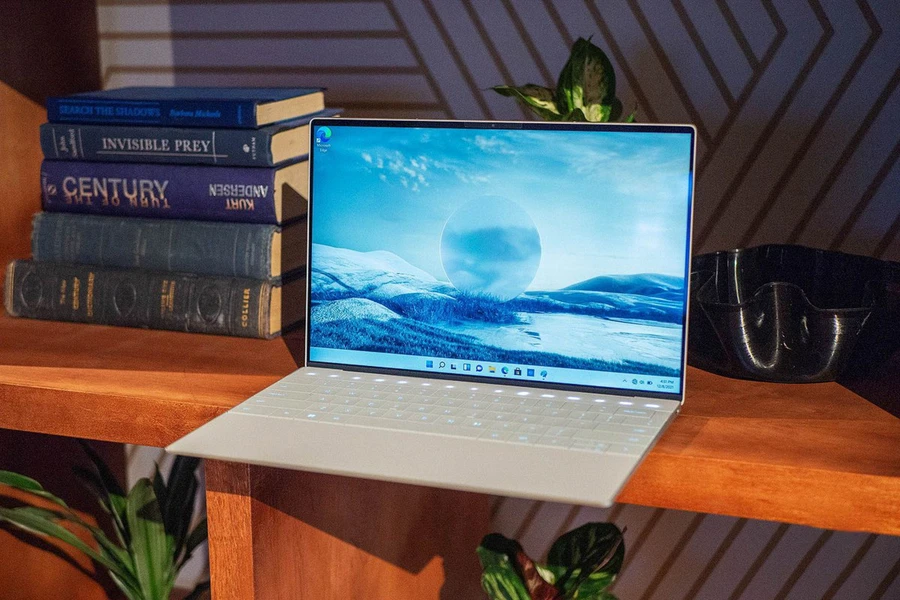 Dell XPS đã có màn "đại tu" hoành tránh, đồng nghĩa với việc giá laptop Dell XPS sẽ nhỉnh hơn so với hai dòng máy trên 