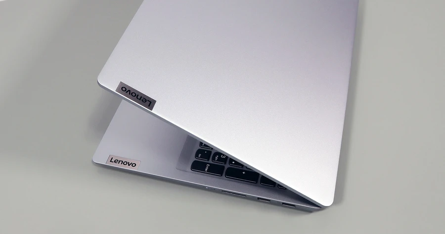 Thiết kế Lenovo chuẩn mực, khó có thể lẫn được vào đâu 