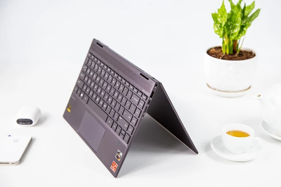 laptop-hp-envy-core-i3-gia-bao-nhieu