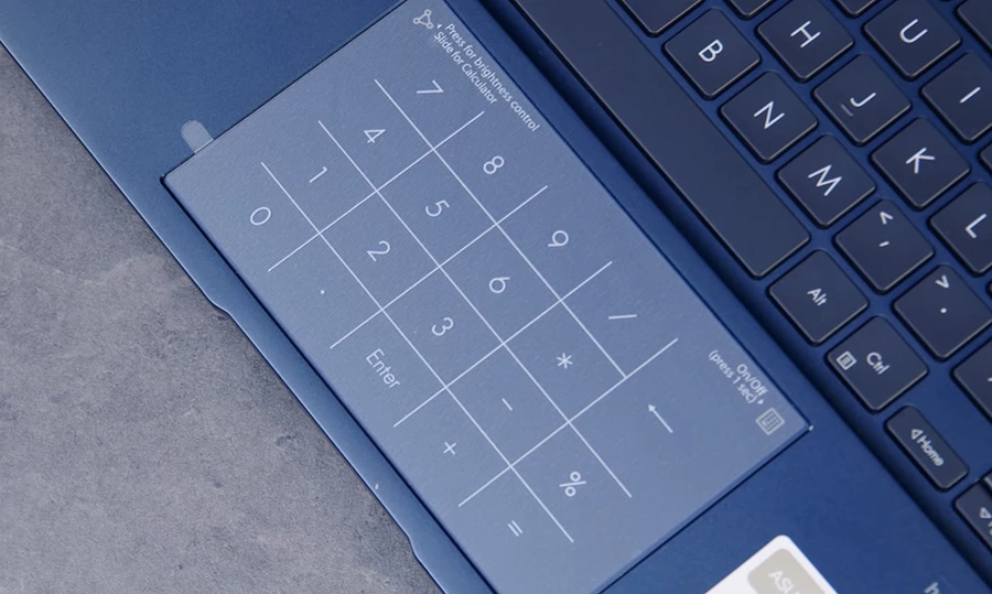 Touchpad của Q409ZA có kích thước khá lớn về chiều ngang, thuận tiện để sử dụng đặc biệt là với những thao tác vuốt nhiều ngón.