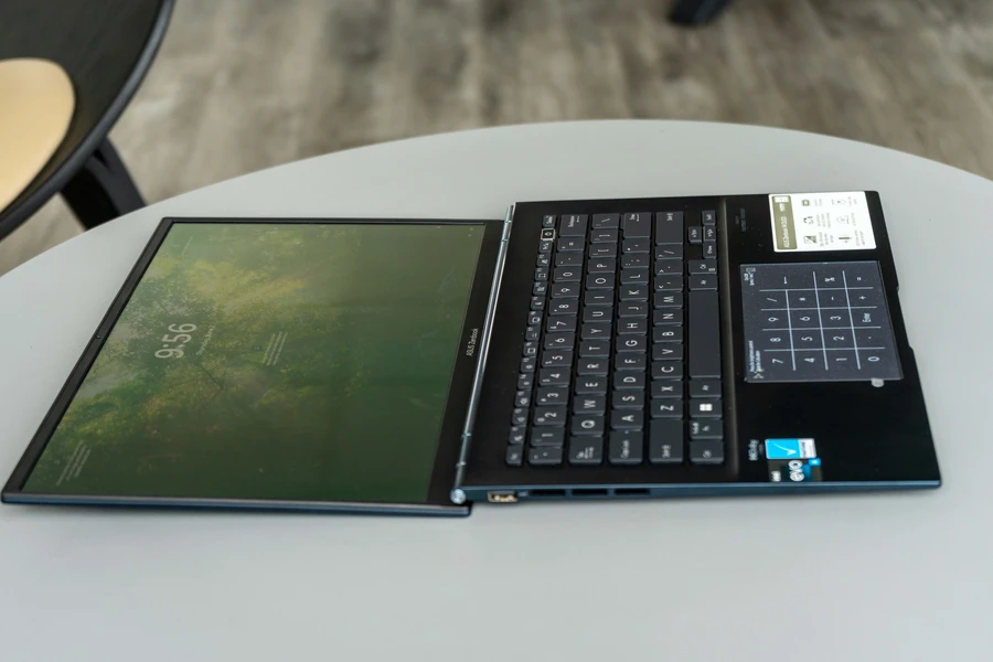 tren-tay-review-asus-zenbook-q409za