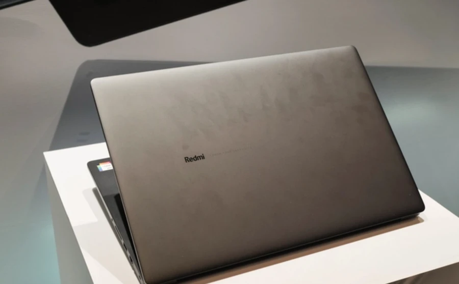 Màn hình laptop RedmiBook 15 với tần số quét 60Hz, hỗ trợ DC Dimming.