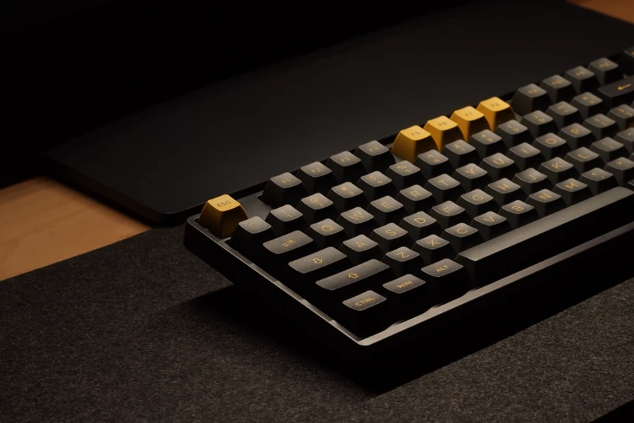 ban-phim-co-akko-3098b-muli-modes-black-gold-thinkpro-1