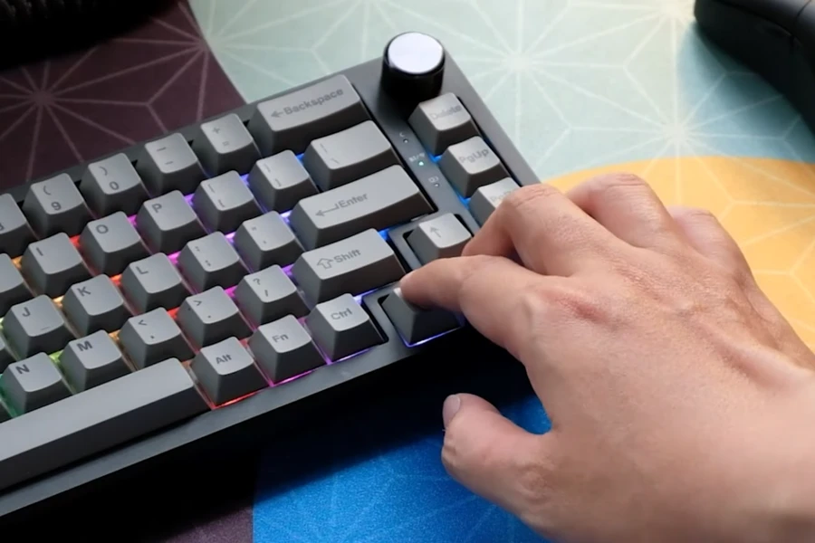 Fantech Maxfit67 cho trải nghiệm gõ tốt hơn với Keycap PBT