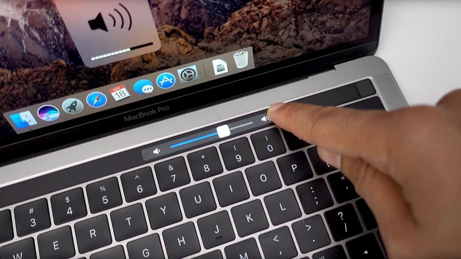 macbook-pro-dau-tien-co-touchbar-da-thanh-do-co-thinkpro