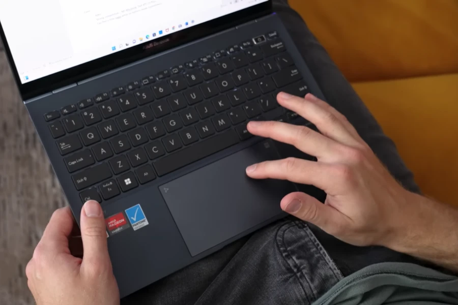 danh-gia-asus-zenbook-s13-oled-thinkpro-5