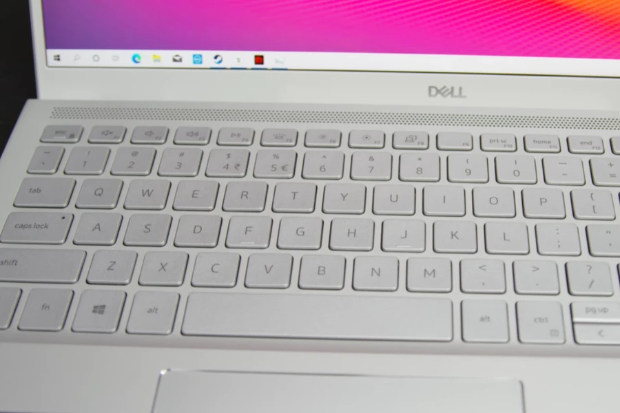 Hành trình phím tối ưu, layout được bố trí giúp việc thao tác của người dùng được thoải mái nhất