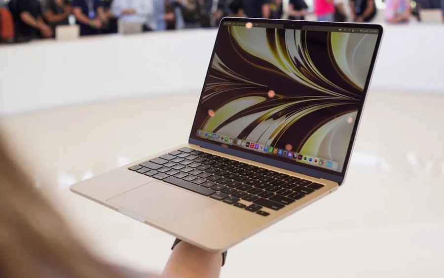 MacBook Air M2 sở hữu phần viền mỏng hơn 
