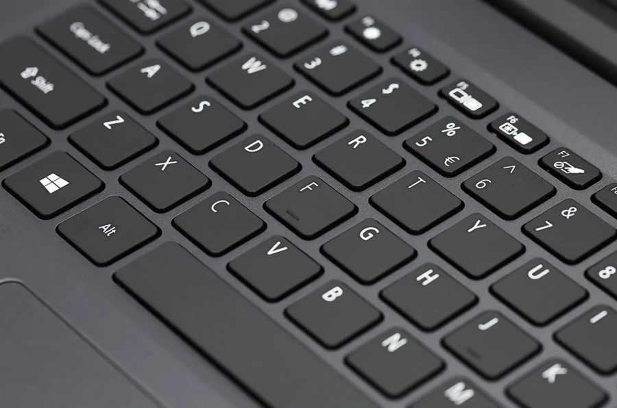 sinh-vien-ba-chi-nen-lua-chon-laptop-nao-02