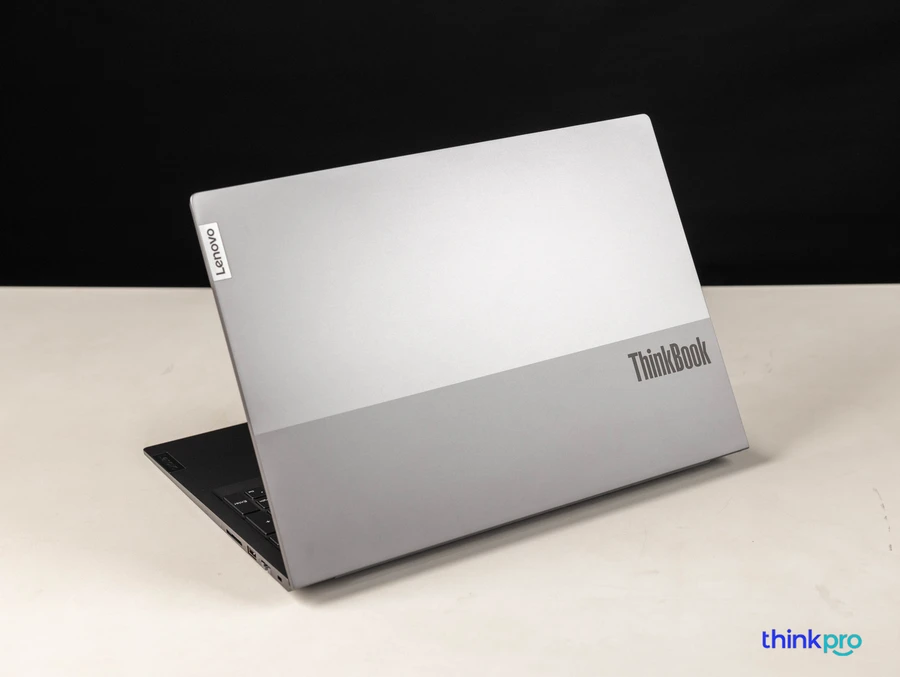 Thiết kế của ThinkBook 16 G4+ không khác quá nhiều so với các thế hệ trước