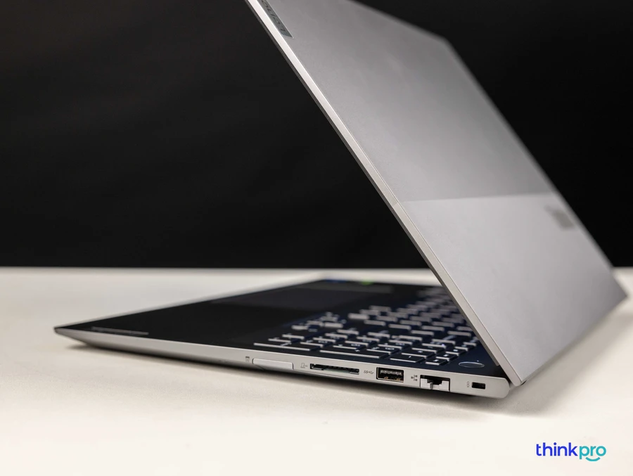 Cổng kết nối đa dạng của Lenovo ThinkBook 16 G4+