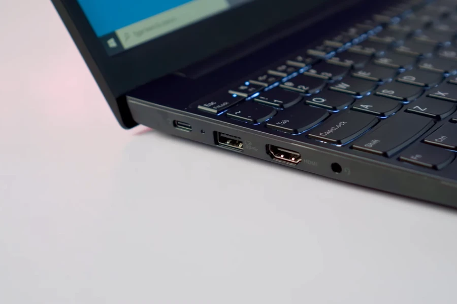Các cổng kết nối trên Lenovo ThinkPad E15 Gen 3