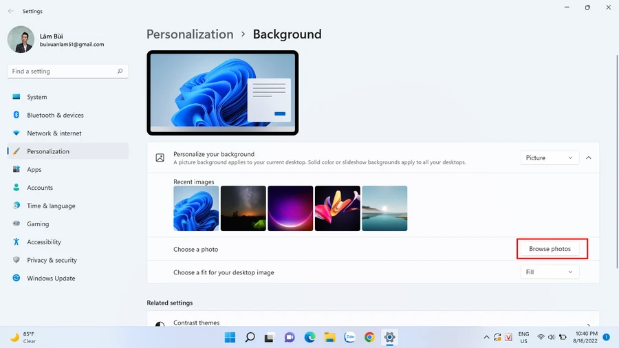 Giao diện Personalization Windows 11 với tùy chọn hình nền và màu sắc