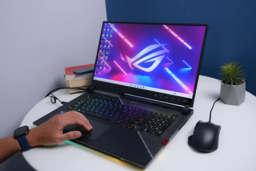 rog-strix-scar-17-thinkpro-2