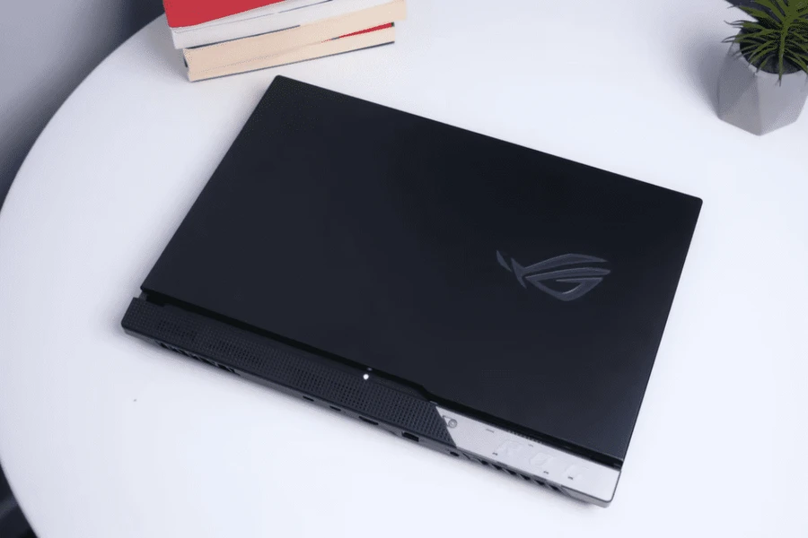 rog-strix-scar-17-thinkpro-3