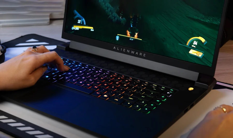 Laptop Alienware M17 R5 được trang bị bàn phím cơ Cherry MX cho cảm giác gõ cực kỳ đã tay