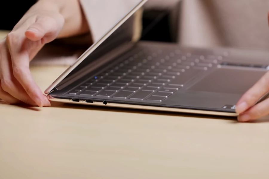 Tiện ích Lenovo Yoga Slim 9i