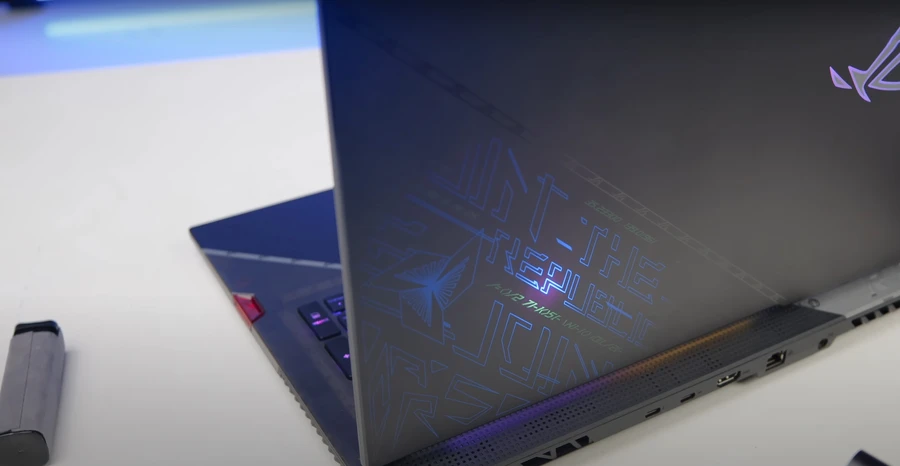review-rog-strix-scar-17-se
