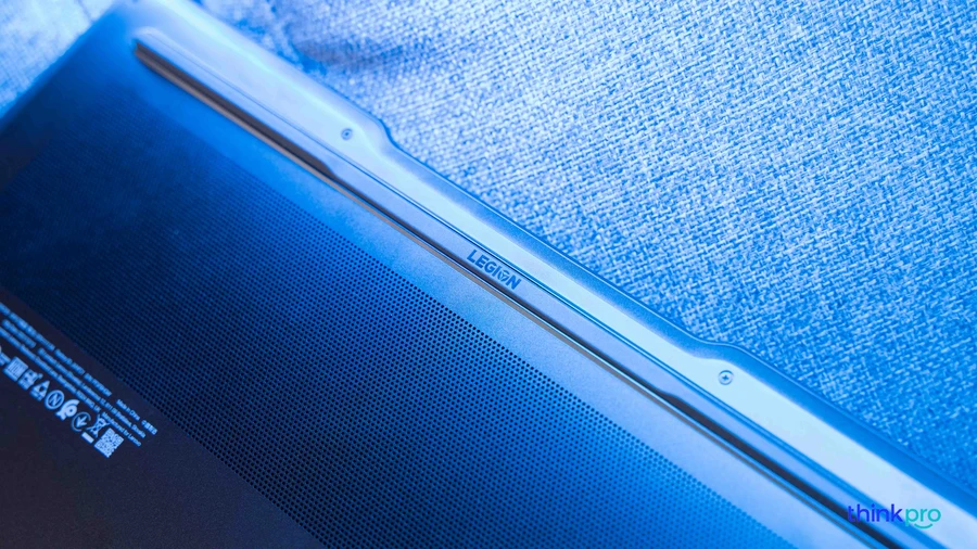 Lenovo Legion S7 là chiếc laptop gaming nhẹ, nhỏ gọn nhưng lại có hiệu suất cực kỳ khủng
