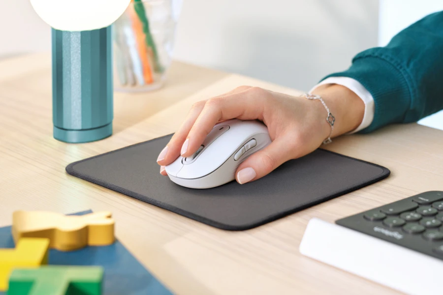 ban-di-chuot-logitech-studio-seri-thinkpro-2