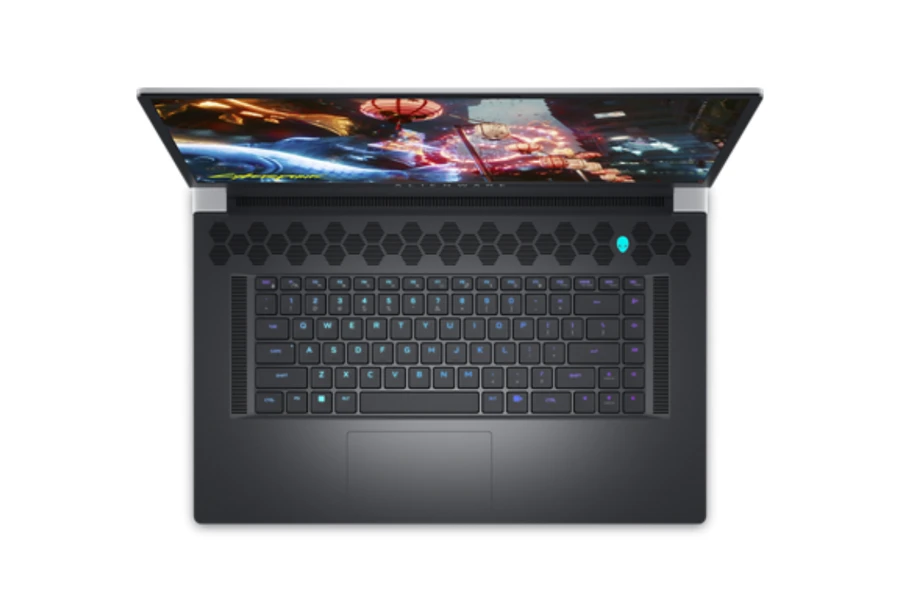 Bàn phím và touchpad trên chiếc laptop Dell Alienware X17 R2