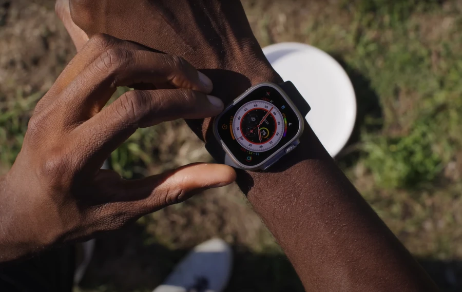 Màn hình Apple Watch Ultra có khả năng chống va đập và trầy xước cao