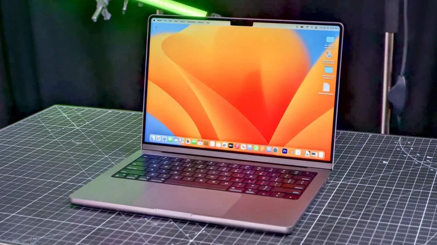 Theo nhiều đánh giá thì MacBook Pro 14 / 16-inch 2023 sẽ có thể trụ được tới 22h trong điều kiện lý tưởng chỉ với một lần sạc. 