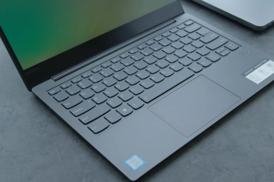 lenovo-ideapad-730s-thinkpro-4