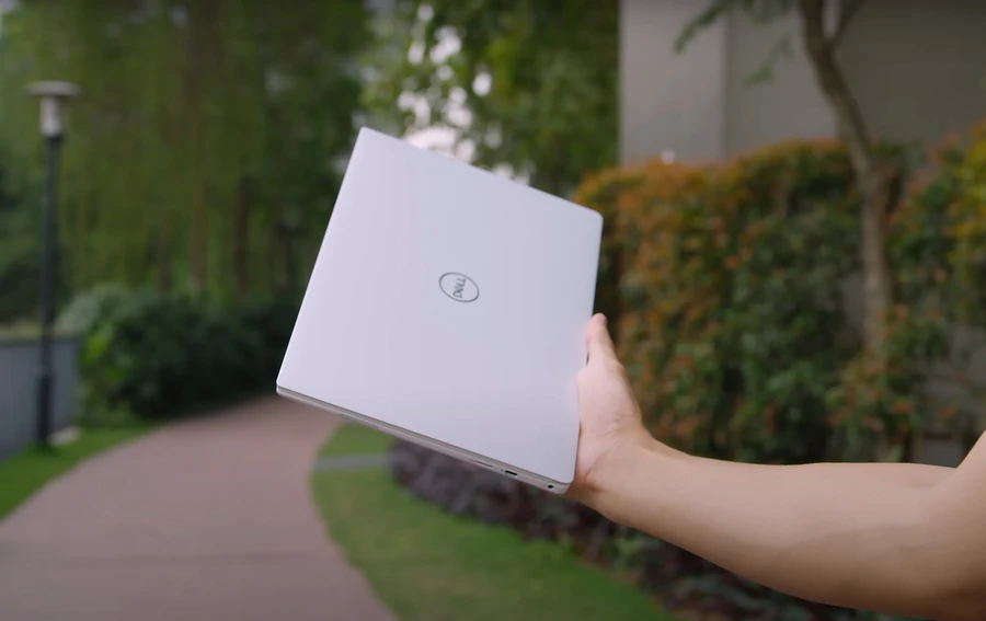 Chất liệu Dell XPS 13 9380 