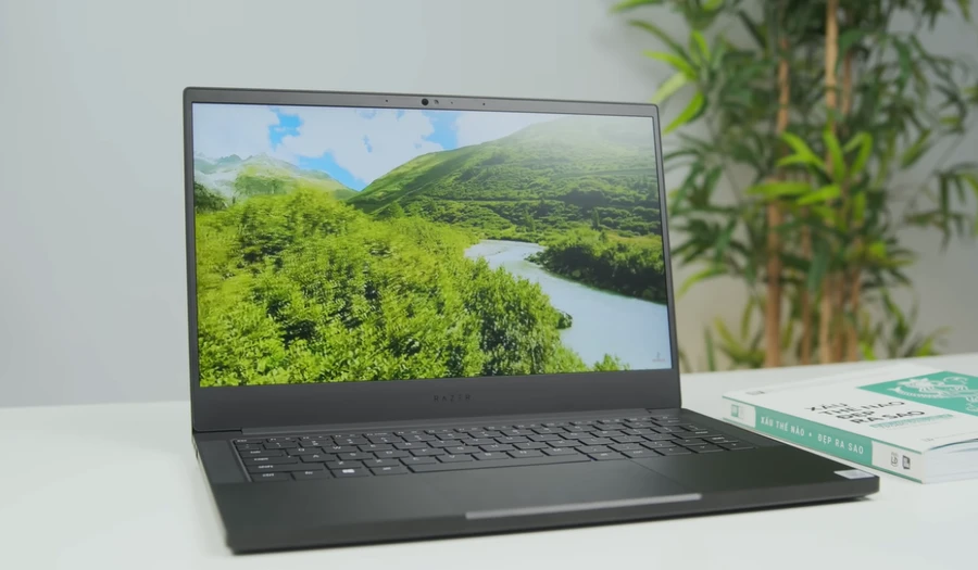 razer-blade-stealth-thinkpro-2