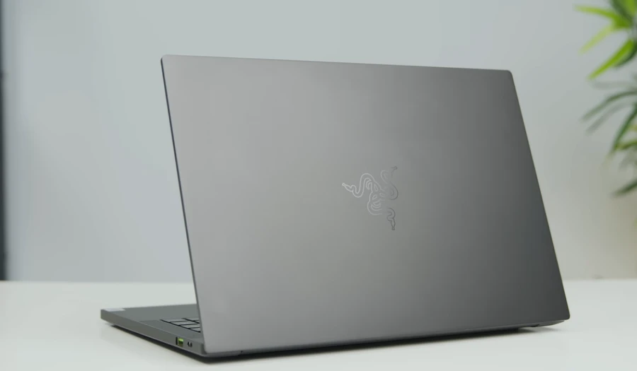 razer-blade-stealth-thinkpro-3