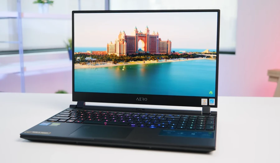 Thiết kế - GIGABYTE AERO 15 OLED 