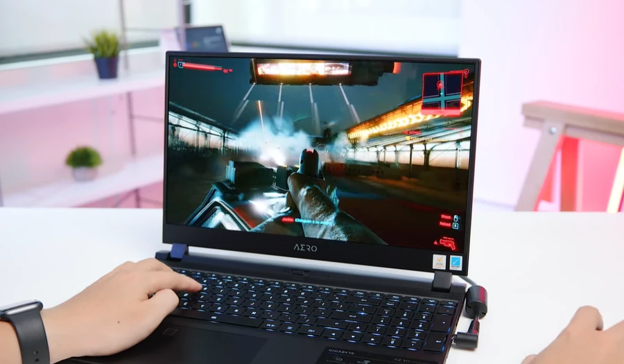 Viền máy - GIGABYTE AERO 15 OLED 