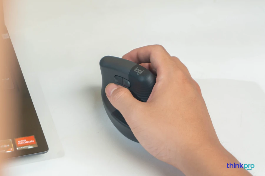 Độ nhạy của Logitech Lift Vertical vô cùng ấn tượng 
