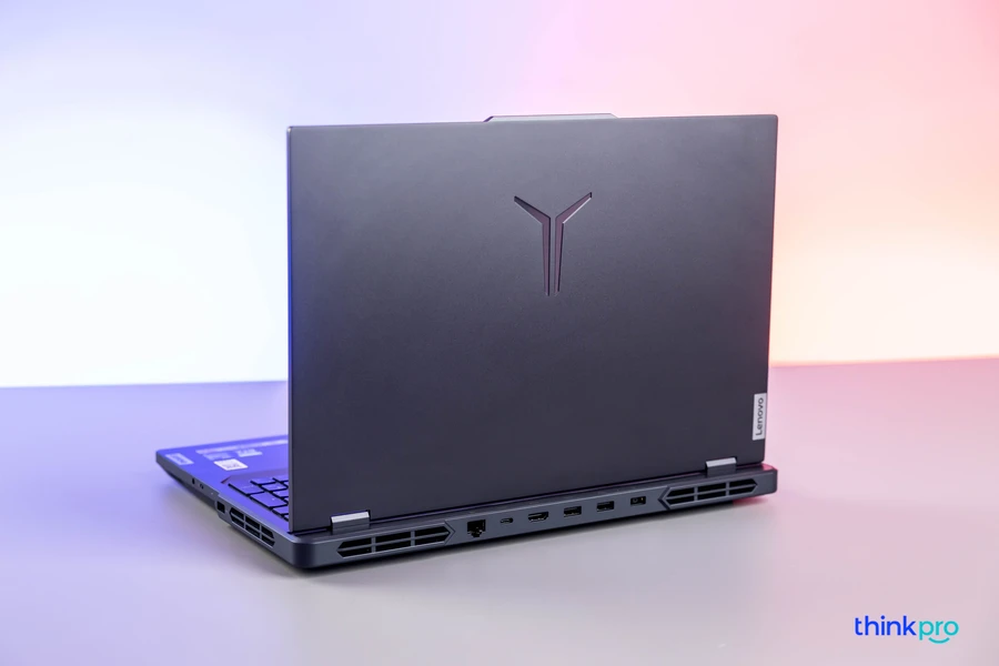 Thiết kế mặt lưng Lenovo Legion Pro 5 Y9000P