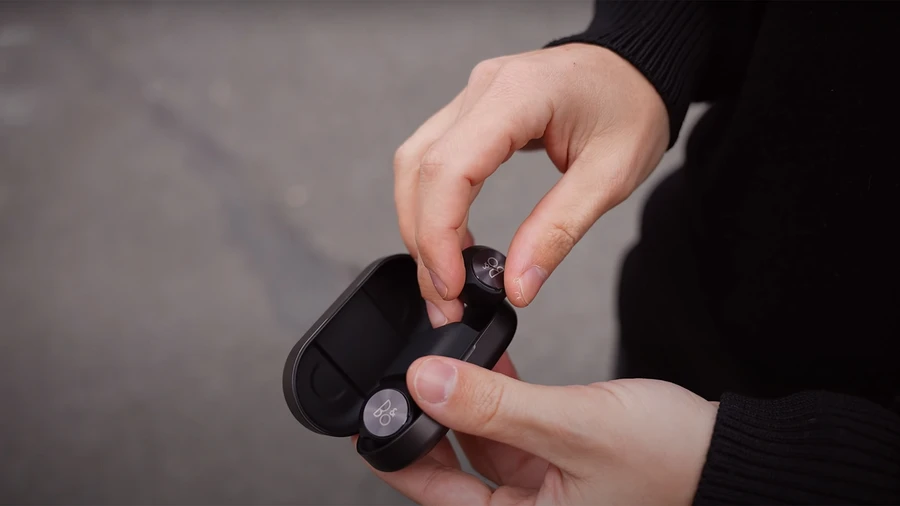 Tai nghe B&O Beoplay EQ True Wireless tích hợp Bluetooth 5.2