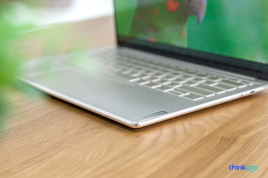 Thiết kế bàn phím Lenovo Slim 9i 2022