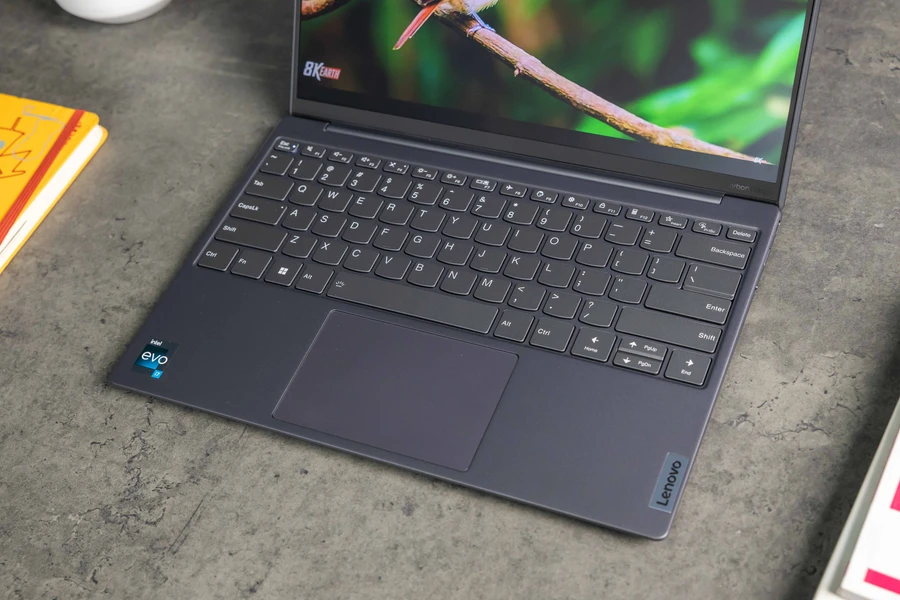 Bàn phím và touchpad Lenovo Yoga Slim 7 Carbon