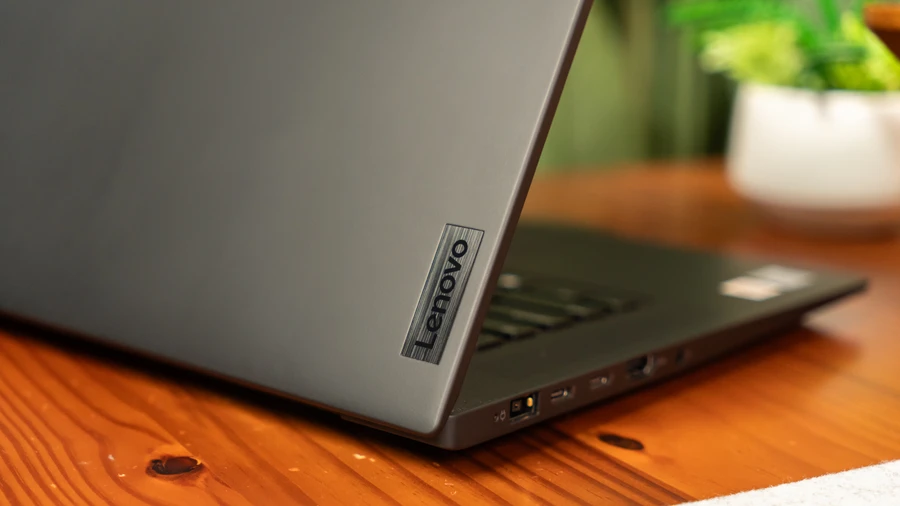 Thiết kế ThinkPad X1 Extreme Gen 5 1