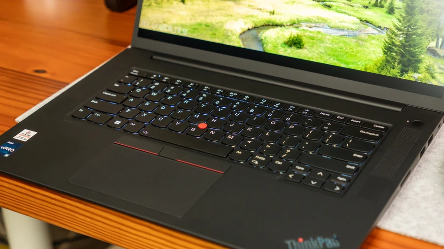 Bàn phím và touchpad  