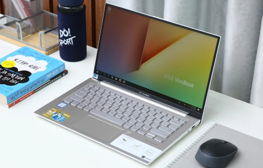 Màn hình Asus Vivobook S13 có màn hình viền siêu mỏng 