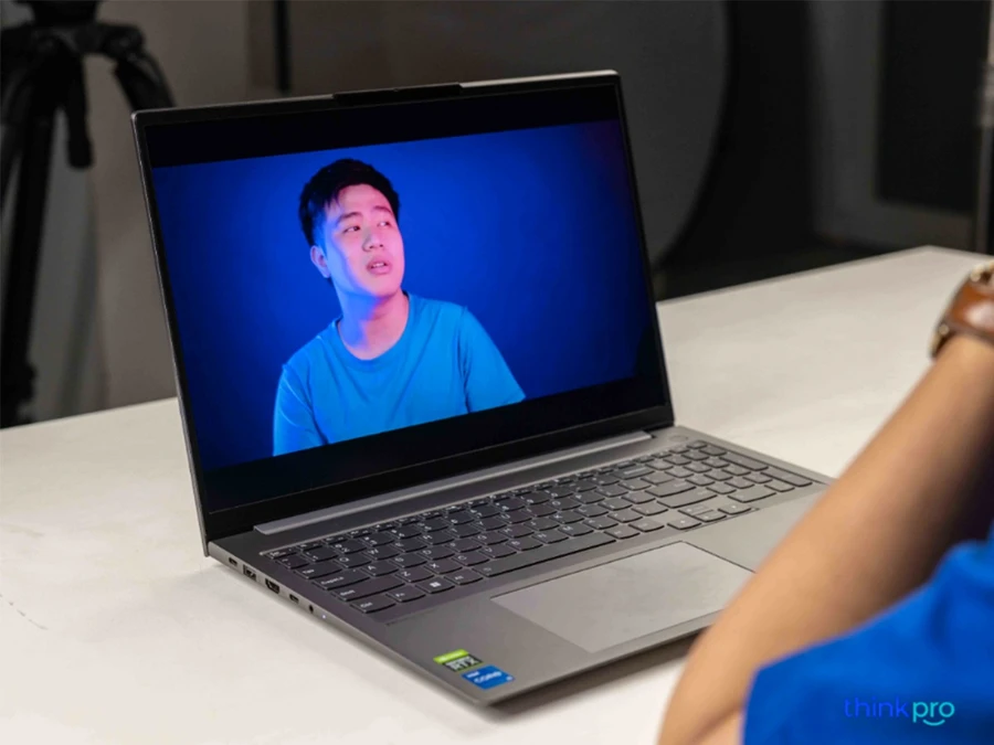 Chất lượng âm thanh của dòng laptop ThinkBook chỉ ở mức trung bình