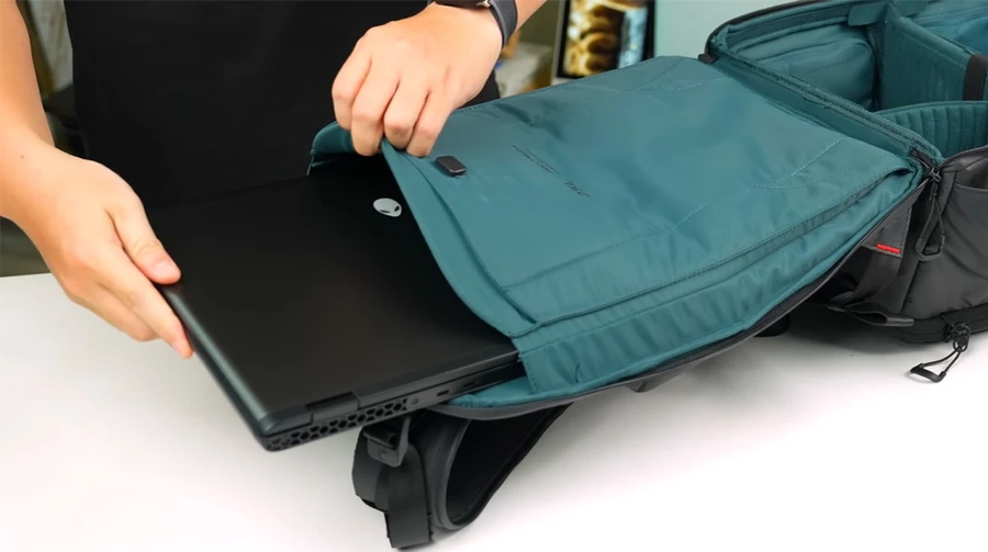 Dell Alienware có kích thước khá cồng kềnh