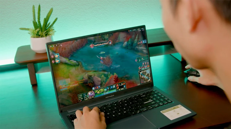Asus Vivobook có thể xử lý được các tựa game cấu hình nhẹ nhàng, setting ở mức thấp