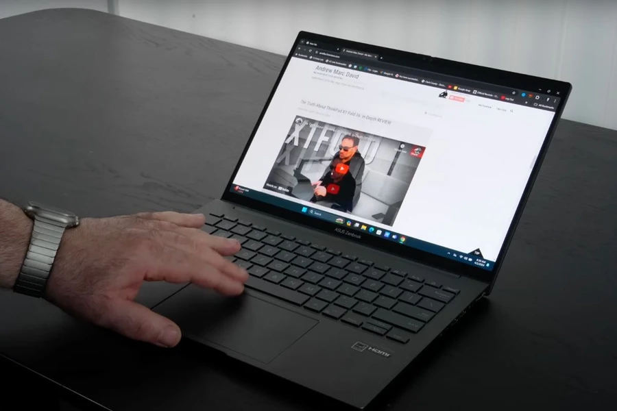 Dung lượng RAM 16GB và ổ cứng SSD 1TB