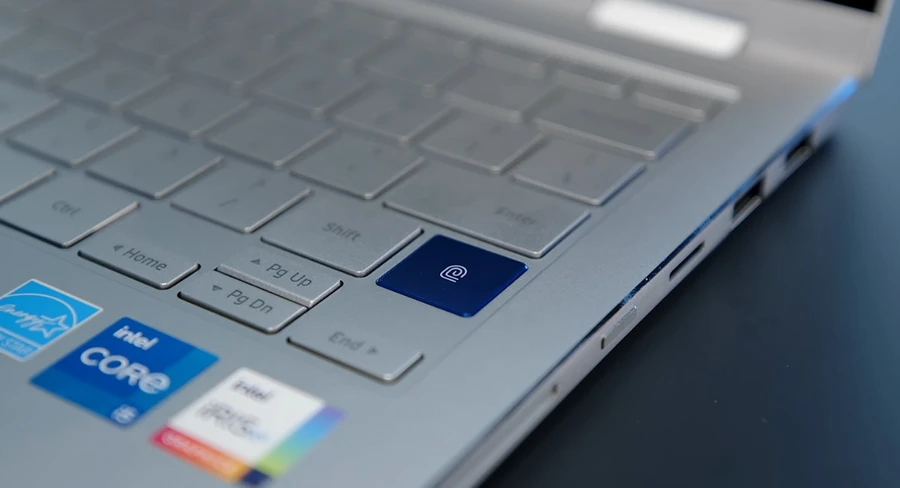 Bảo mật là một trong những ưu tiên hàng đầu của Samsung trên dòng Galaxy Book