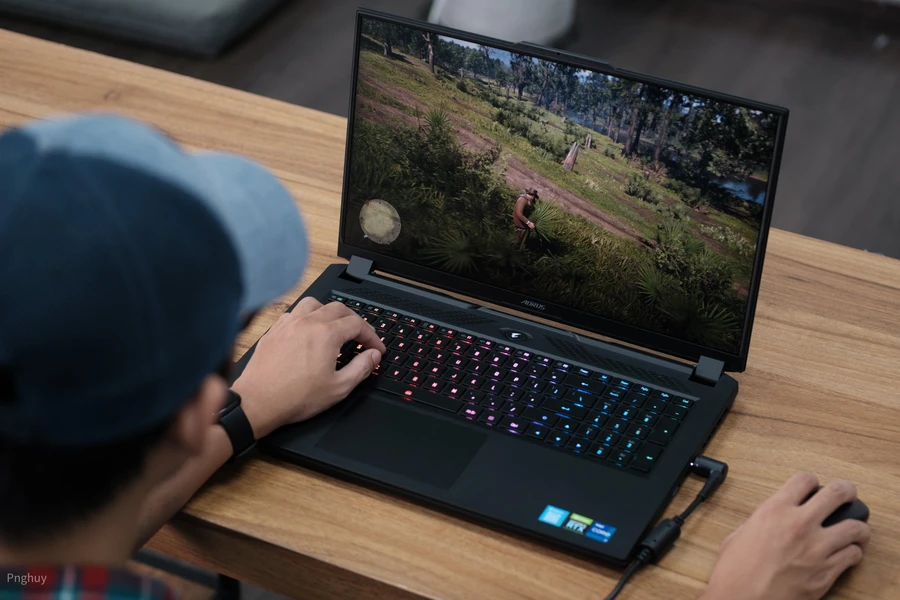 Aorus 17 XE4 có thể đáp ứng đa dạng các tác vụ nhờ được trang bị phần cứng khủng